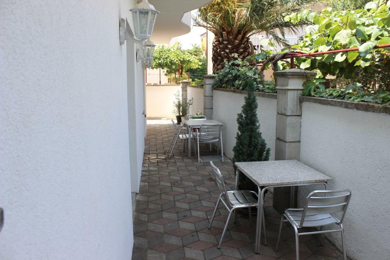 Apartma Pansion Ana *